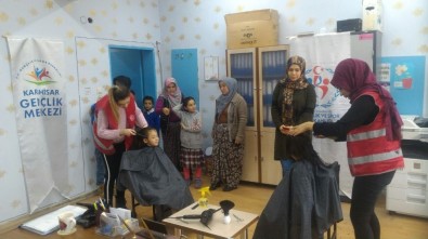 Köy Okulu Öğrencilerine Ücretsiz Saç Kesimi Ve Bakımı Yapıldı