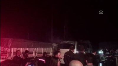 Adana'da Tır İle Otobüs Çarpıştı
