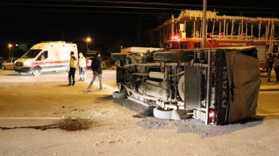 Aksaray'da Kamyonet Ve Otomobilin Karıştığı Kaza Ucuz Atlatıldı