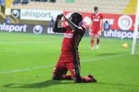 CEM ÖZDEMIR - Alanya 1 Puanı Son Nefeste Kurtardı