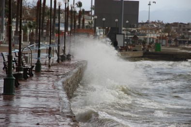 Balıkesir'de Lodos Fırtınası
