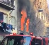 ÖMER HAYYAM - Beyoğlu'nda 5 Katlı Ahşap Binada Yangın Çıktı