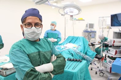 Bin Hastanın 48 Ton Göbek Yağını Ameliyatla Eritti