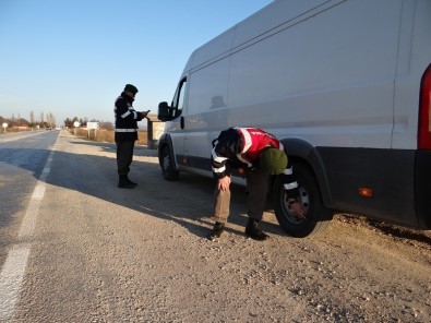 Jandarmadan Kış Lastiği Denetimi