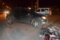 MUSTAFA ŞAHİN - Manisa'da Trafik Kazası Açıklaması 1 Yaralı