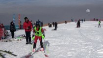 LARA SAYıLGAN - Palandöken'de Kayak Yoğunluğu