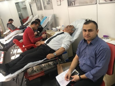 PTT Çalışanlarından Kızılay'a Kan Bağışı