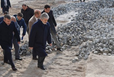 Başkan Tuna, Hacı Bayram Camii Ve Ankara Kalesi'nde İncelemelerde Bulundu
