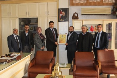 Menderes Karaduman'a Onursal Başkanlık Görevi