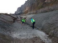 ONARIM ÇALIŞMASI - Ali Kaya Deresinin Beton Kısımlarında Onarım Çalışması Yapıldı