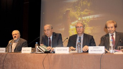 Ankara'da 'Bülent Ecevit'in Şair Yönü' Konuşuldu