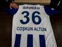 Başkan Altun'a 36 Numaralı Forma Hediye Edildi