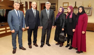 Başkan Karaosmanoğlu, 'Kaliteli Ve Konforlu Ulaşım İçin Hizmet Üretiyoruz'
