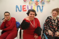 ENGELLİ ÇOCUK - Engelli Kızın Doğum Günü Dileği Açıklaması 'Hep Böyle Mutlu Geçsin'