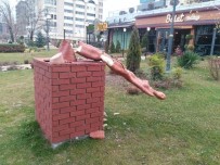 Heykelleri Kıran Şahıs Yakalandı