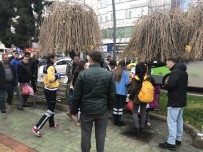 BELEDIYE OTOBÜSÜ - Kazayı Yara Almadan Atlatan Genç Kız Sinir Krizi Geçirdi