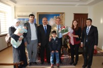 MAHMUT ÖZTÜRK - Suriyeli Aile Vali Kalkancı'yla Bir Araya Geldi