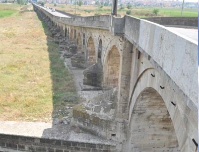 Tarihi Uzunköprü restore edilecek