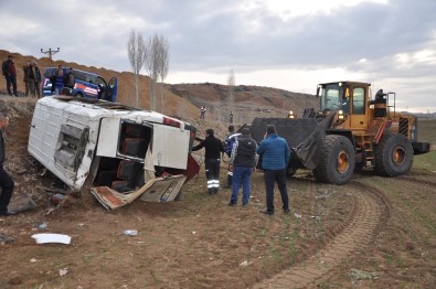 Yozgat'ta Rehabilitasyon Servisi Devrildi Açıklaması 13 Yaralı