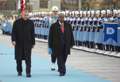 Cumhurbaşkanı Erdoğan, Cibuti Cumhurbaşkanı Guelleh'i Resmi Törenle Karşıladı