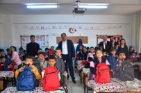 KİLİS VALİSİ - Türk Ve Suriyeli Öğrencilere Kırtasiye Seti Dağıtıldı