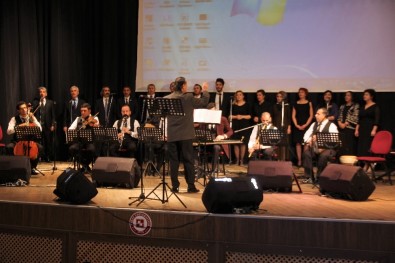Elazığ'da Eğitimcilerden Konser