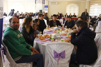 Erzincan'da Engellilere Tekerlekli Sandalye Dağıtıldı