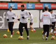METİN OKTAY - Galatasaray antrenmanında sürpriz isim