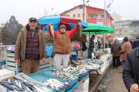 PAŞALı - Halk Pazarında Balık Tezgahlarına İlgi Yoğun