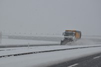 Kars'ta Lapa Lapa Kar Yağıyor