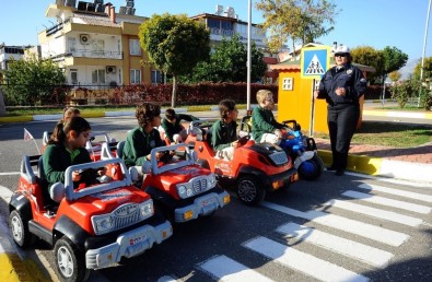 Kepez'de Öğrencilere Trafik Eğitimi