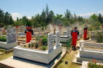 İSTİNAT DUVARI - Konya'nın 31 İlçesindeki Mezarlıklar Artık Daha Bakımlı