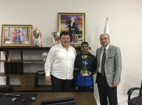 GÖKMEN - Manisa BBSK Başkanı Aktan Maraton Sporcusu Bayram'ı Tebrik Etti