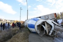 ALİHAN - Mersin'de Trafik Kazası Açıklaması 1 Ölü, 3 Yaralı