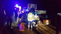CAMBAZ - Otomobil, Mermer Yüklü Tıra Çarptı Açıklaması 4 Yaralı