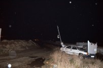 MAKINIST - Yük Treni Hemzemin Geçitte Otomobile Çarptı Açıklaması 2 Yaralı