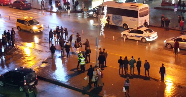 Erzurum'da iki grup birbirine girdi