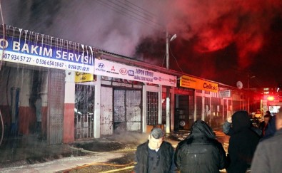 2 İş Yeri Alevlere Teslim Oldu