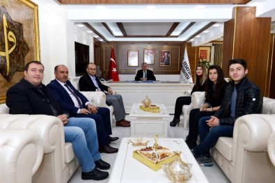 Başkan Polat Geleceğin Bilim Adamlarını Ağırladı