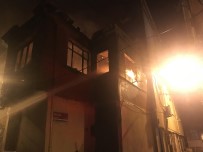İstanbul'da Mahalleliyi Sokağa Döken Yangın