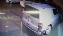 (Özel) Önce Dükkanı Soydular, Sonra Kamera Kayıt Cihazını Alıp Kaçtılar