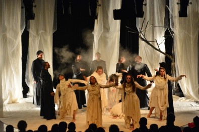 Şehir Tiyatrosu'na Antalya'da Büyük İlgi
