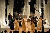 MEHMET ÖZGÜR - Şehir Tiyatrosu'na Antalya'da Büyük İlgi