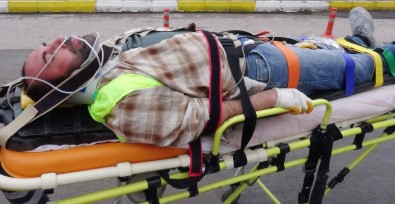 Aksaray'da İnşaat İskelesinden Düşen 2 İşçi Yaralandı