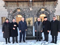 VÜCUT YAĞLARI - Azerbaycan STK Temsilcileri Ulu Cami Ve Anıt'ı Ziyaret Etti