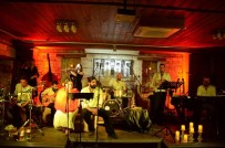 AYDıN ZEYBEĞI - Efes Bandosu'ndan  Kuşadası'nda 'Antik Çağın Yansımaları' Konseri