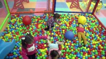 HALIFE - Hakkari'de çocuklar oyun merkezine kavuştu