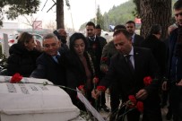 MAHMUT ESAT BOZKURT - Mahmut Esat Bozkurt, Kuşadası'nda Anıldı