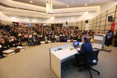 Prof. Dr. Saraçoğlu, Sağlıklı Yaşam Ve Bitkiler'i Anlattı