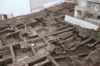 KEMAL DOKUZ - Şehrin Göbeğinde Antik Kenti Andıran Manzara